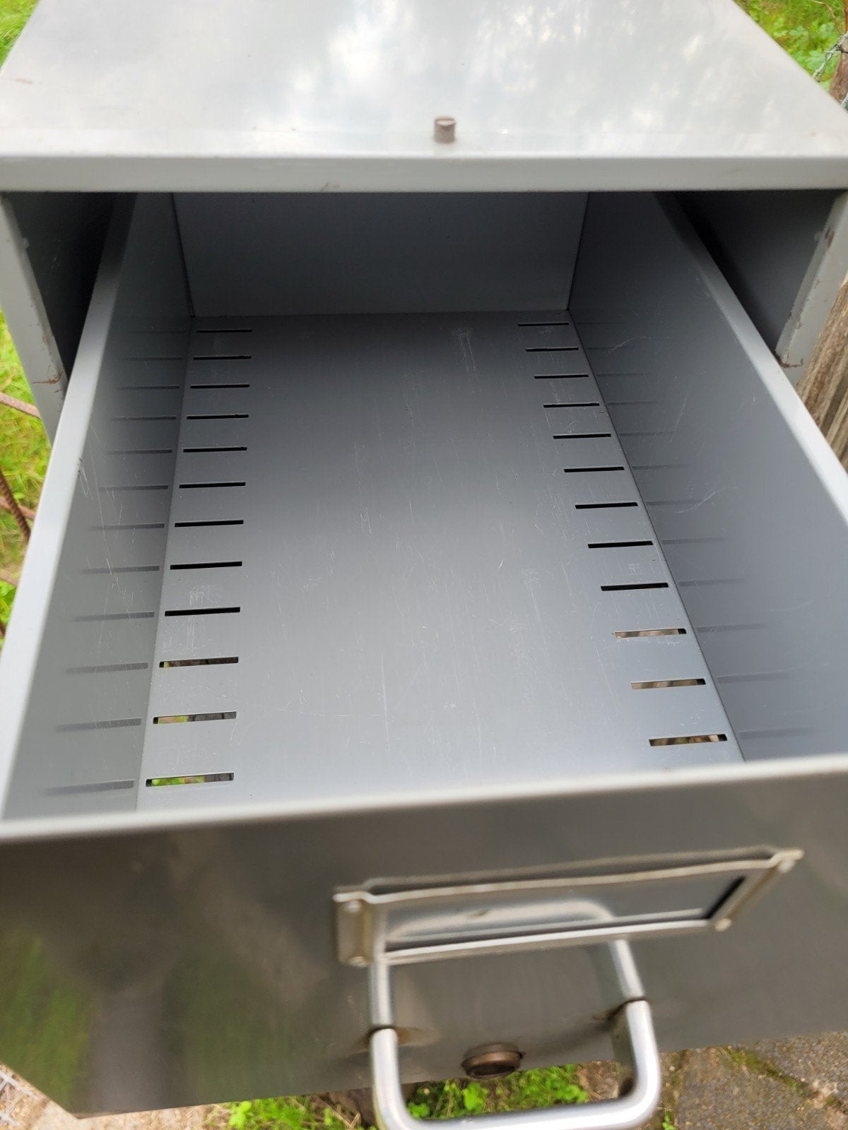 Metalen  laden, Ophalen