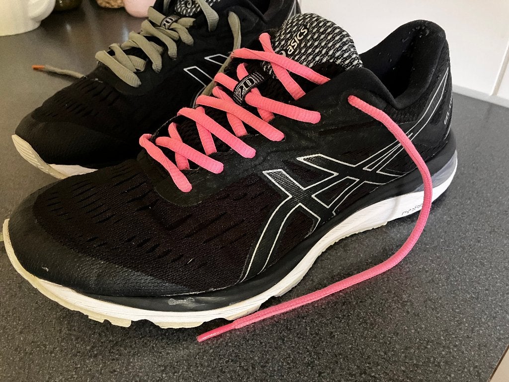 Asics Gel-Cumulus 20 maat 44,5 / US10,5, Verzenden, Zwart, Asics, Gedragen