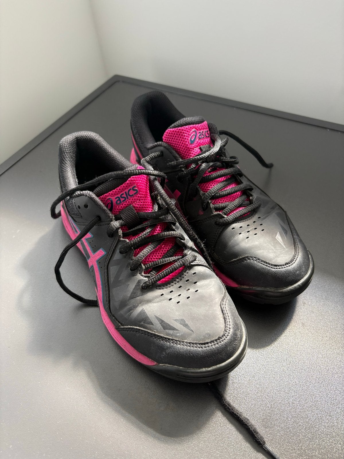 Asics Gel-Peake hockeyschoenen- Zwart/Roze - Maat 38, Ophalen, Gedragen, Zwart, Sportschoenen