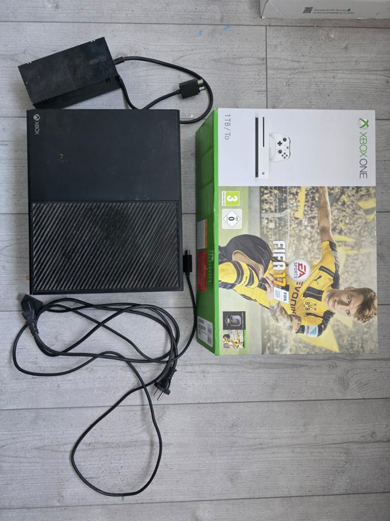 Xbox One Console - Compleet met Voeding, Ophalen of Verzenden, Zo goed als nieuw