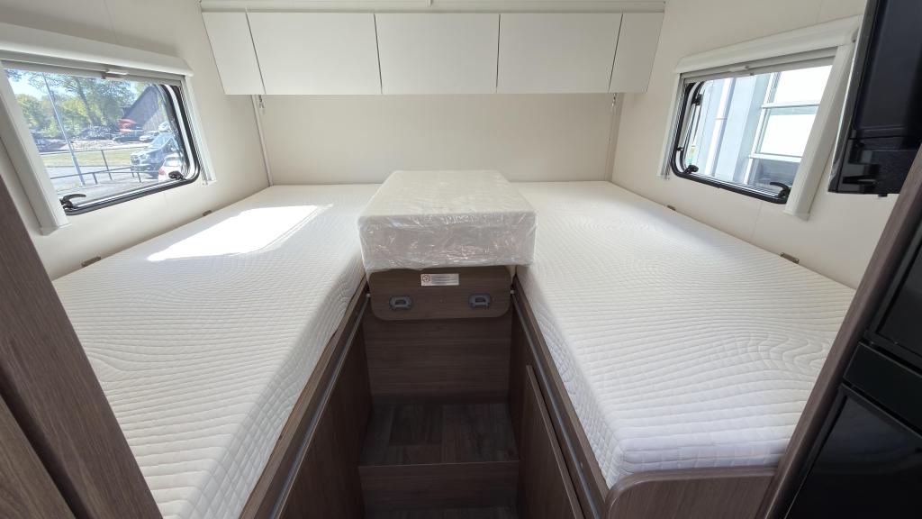 Enkele bedden Automaat Slechts 10dkm De Carado T 338S '2025, Automaat, Ringverwarming, Bedrijf, Diesel