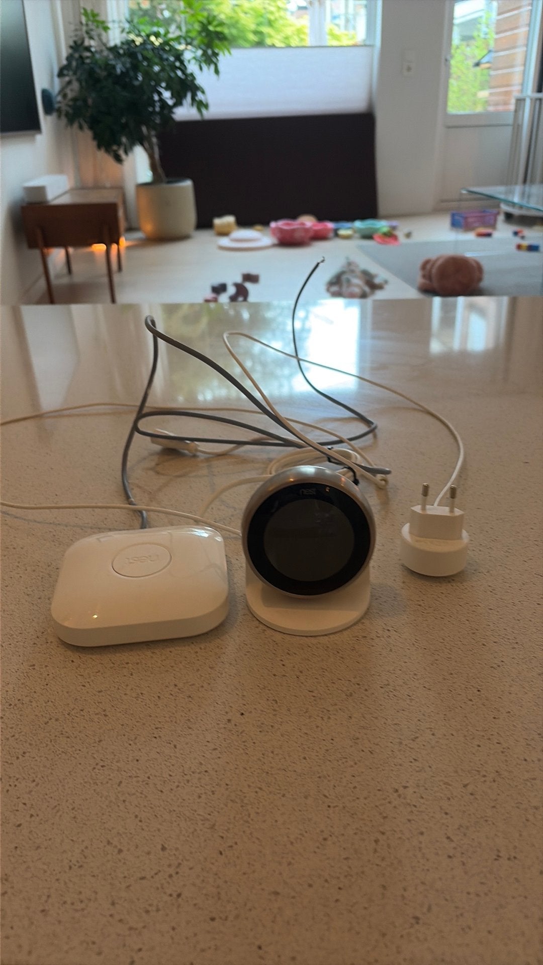 Nest thermostaat v2 met standaard, Ophalen of Verzenden, Slimme thermostaat, Gebruikt
