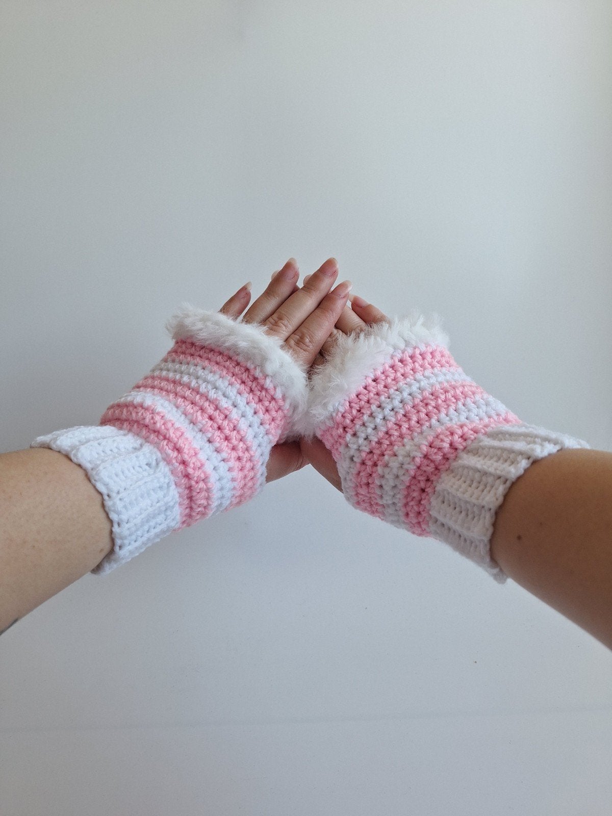 Gehaakte handschoenen wit en lichtroze, Ophalen of Verzenden, Nieuw, Handschoenen