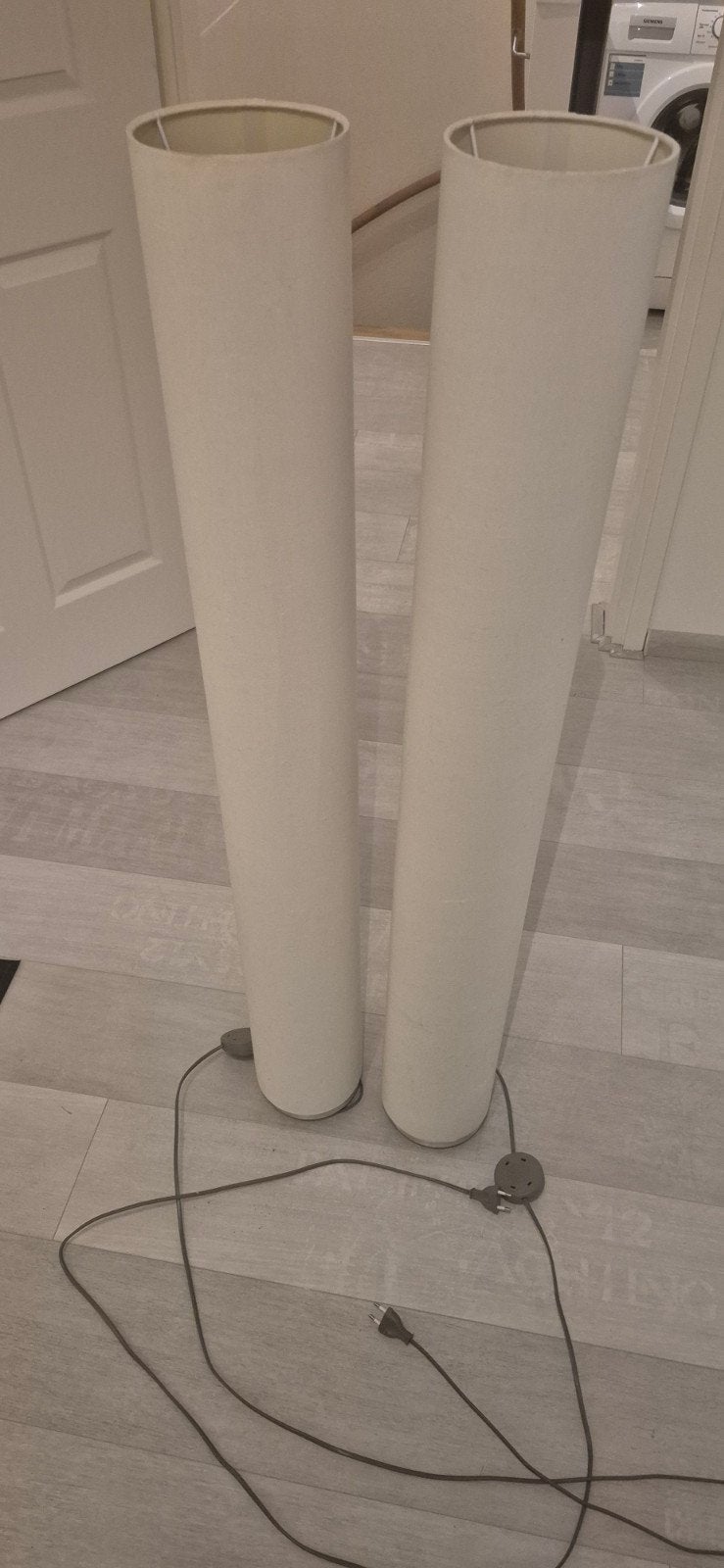2 crème stalampen 1.20m met 2 lampen, 1 bolletje defect, Huis en Inrichting, Lampen | Vloerlampen, Ophalen, Gebruikt, Textiel