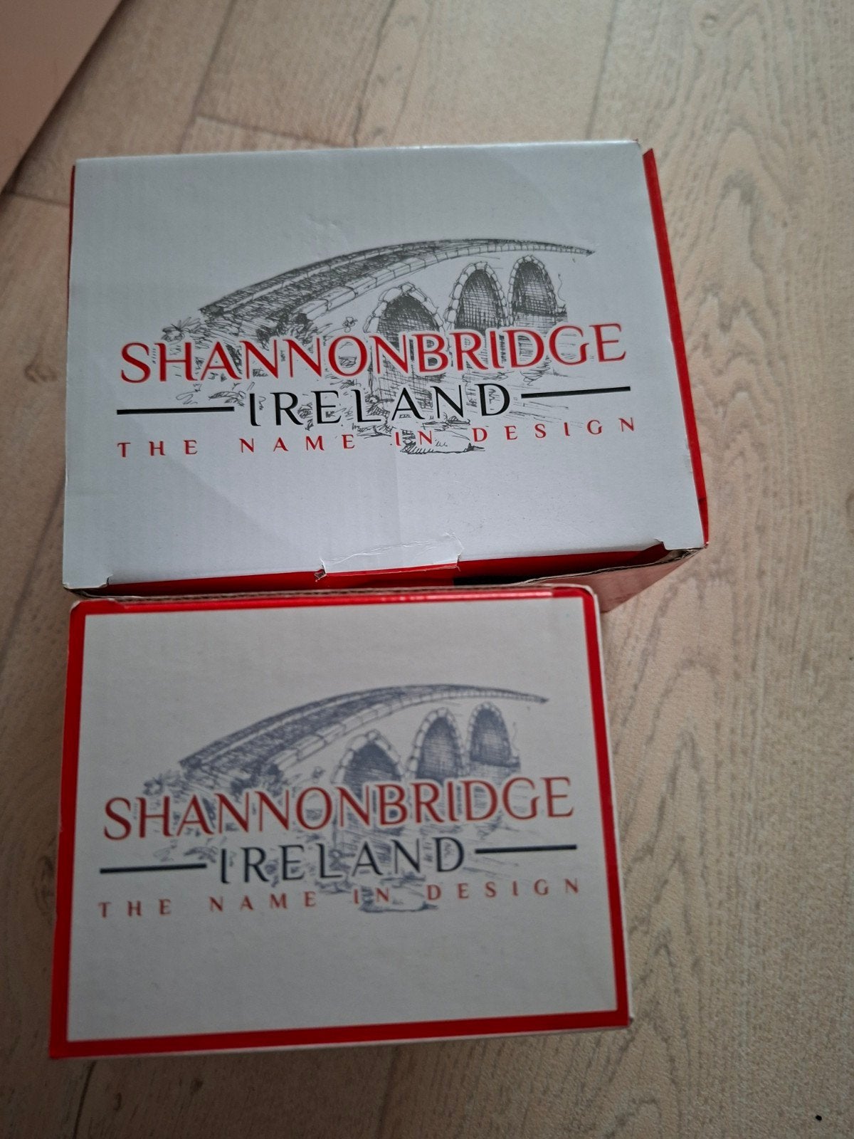 Theepot en 2 kopjes met klavermotief - Shannonbridge Ireland, Keramiek, Overige typen, Nieuw, Ophalen of Verzenden