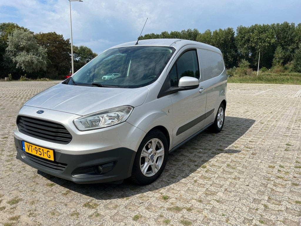 Zuinige Ford Transit Courier | benzine | slechts 68.972 km, Auto's, 0 kg, Origineel Nederlands, 595 kg, Handgeschakeld