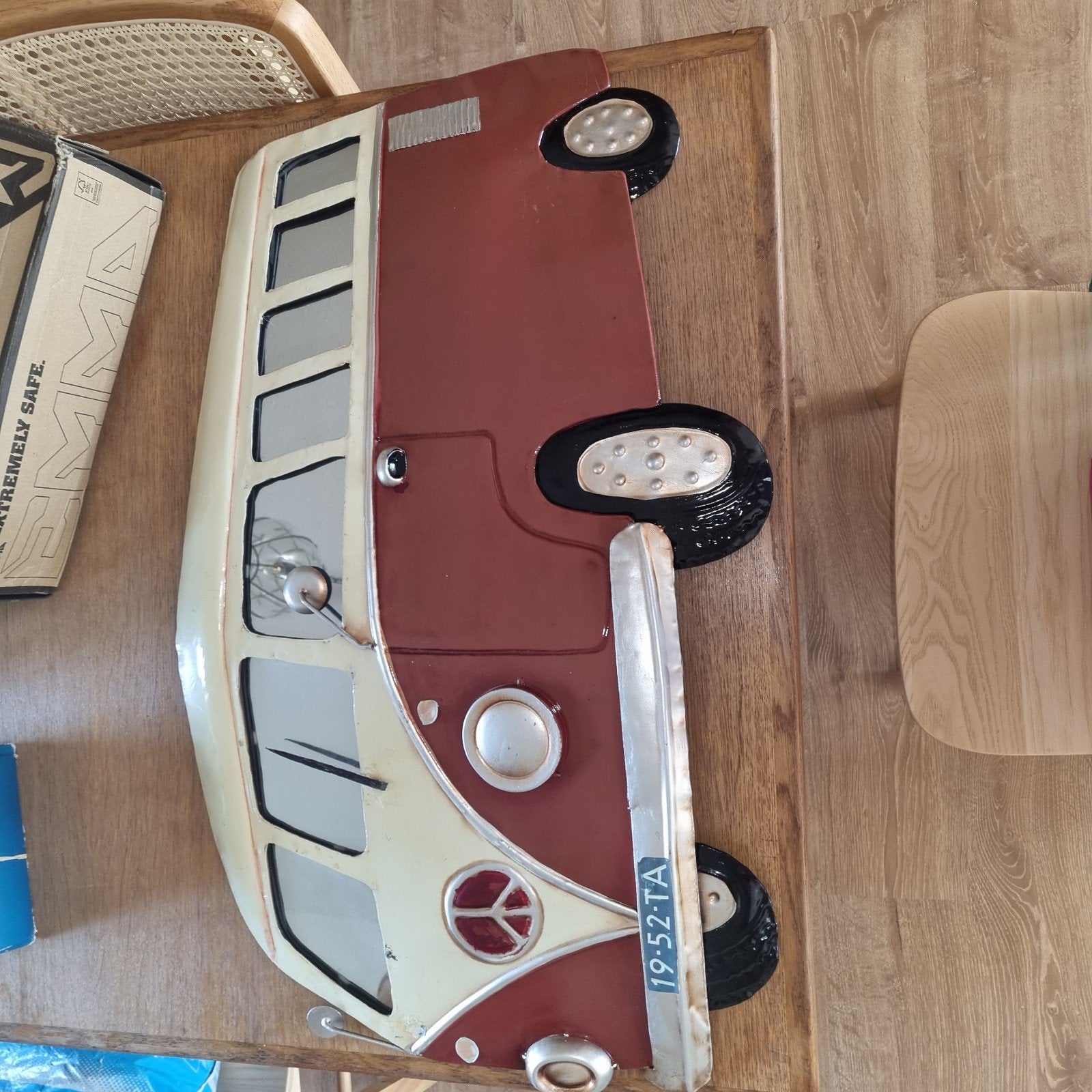 metalen wanddecoratie in de vorm van een rode Volkswagen T1, Ophalen, Nieuw
