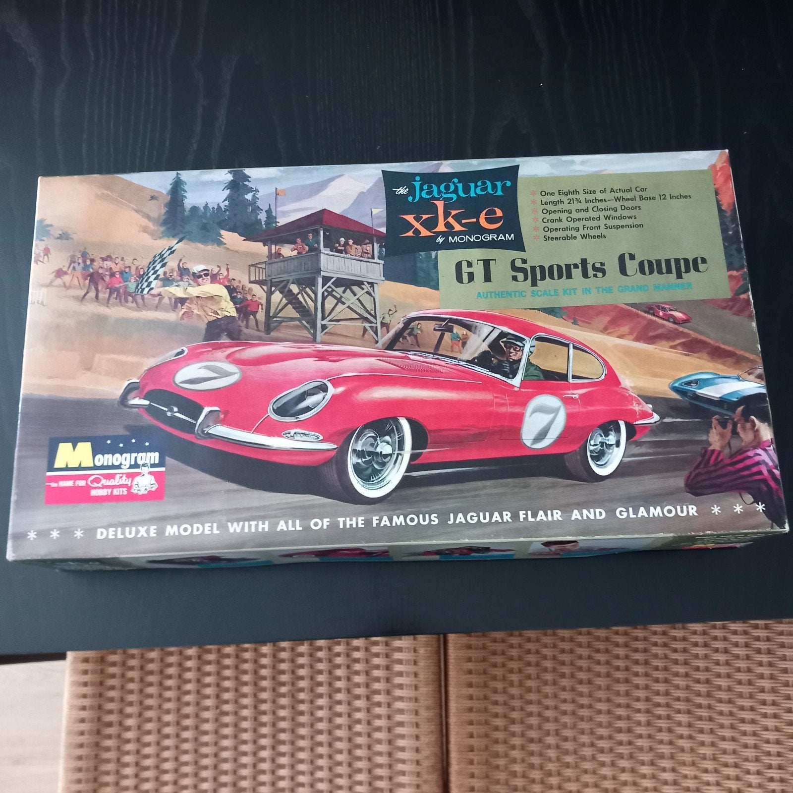 Jaguar E-type coupe kit van Monogram 1:8, Ophalen of Verzenden, Groter dan 1:32, Auto, Monogram