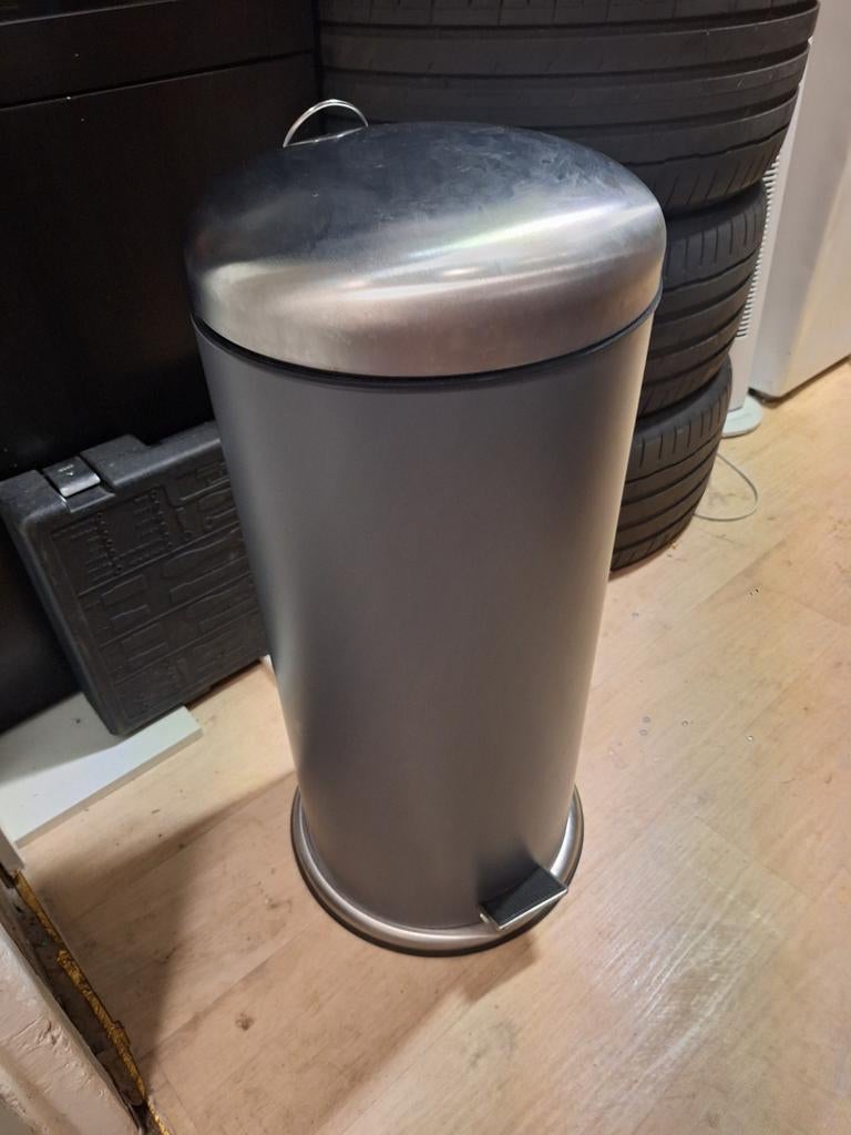 Mooie pedaalemmer mjosa ikea, 40 liter of meer, Ophalen of Verzenden, Rvs, 50 tot 75 cm