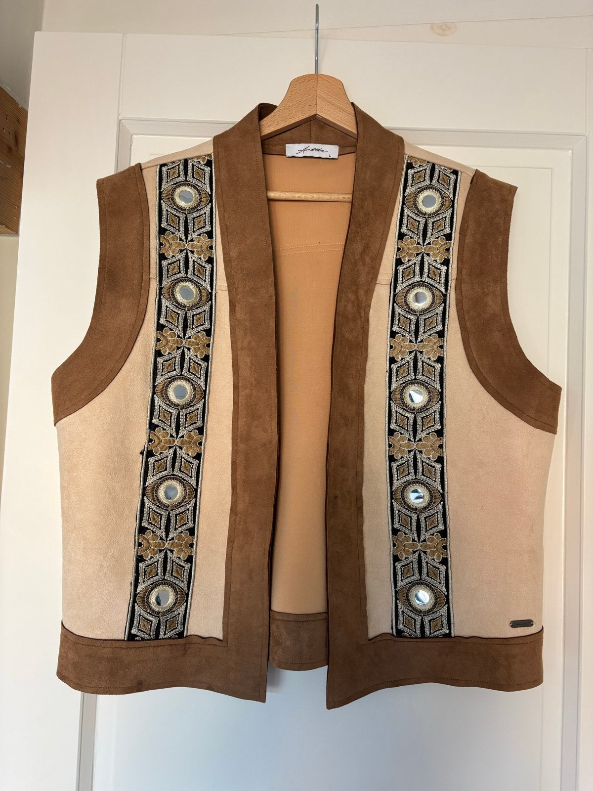 Ambika Gilet - maat L, Verzenden, Zo goed als nieuw, Maat 42/44 (L), Beige