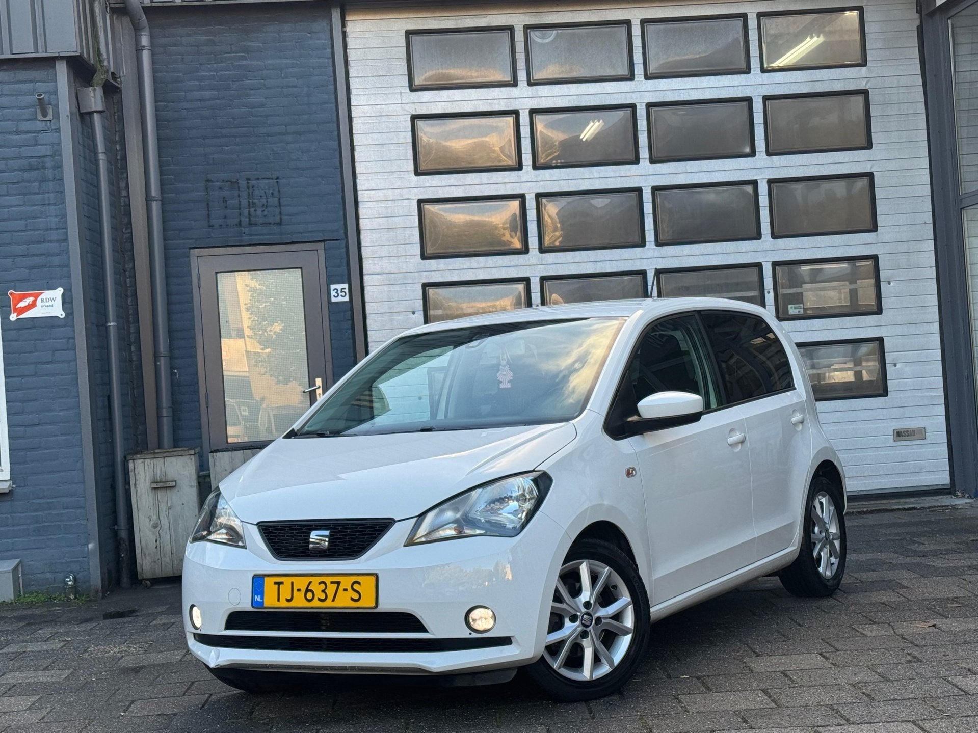Seat Mii 1.0 Sport Intense | Airco | Cruise | PDC | LMV | N., Voorwielaandrijving, Mii, Wit, Origineel Nederlands