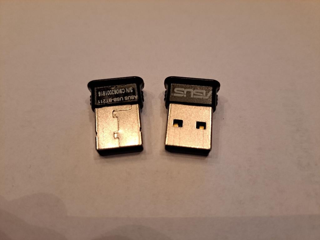 2 x USB ontvanger ASUS BT211, Ophalen of Verzenden, Zo goed als nieuw