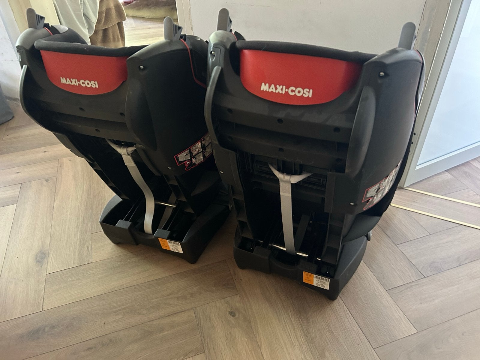 Foto 2 van Maxi-Cosi Tobi Autostoeltjes (2 stuks)