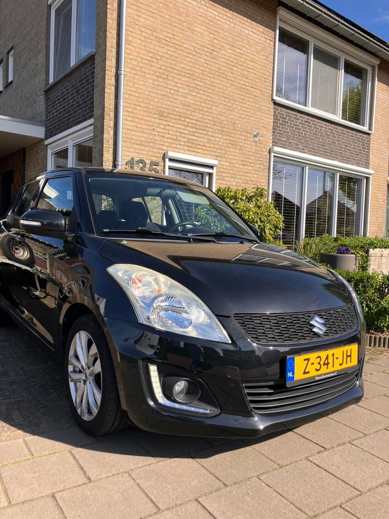 Suzuki Swift 1.2 5-D 2014 Zwart, LED DRL 65dkm, izgst, Auto's, Suzuki, Particulier, Swift, Airconditioning, Centrale vergrendeling
