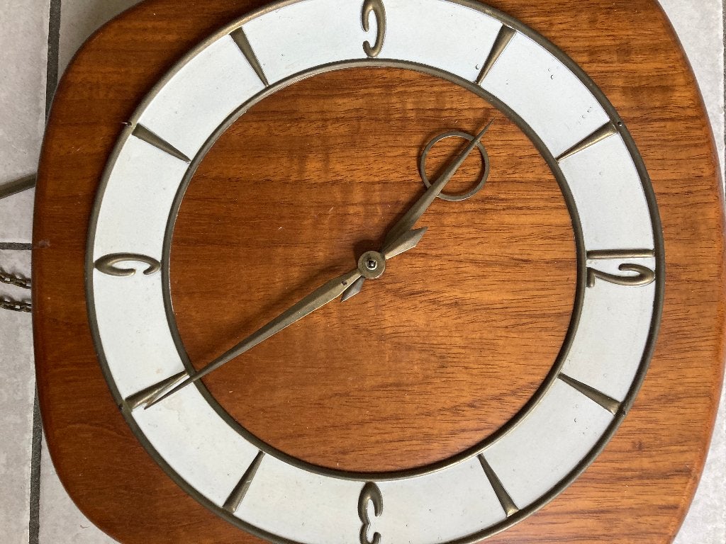 Junghans wandklok met slinger en gewichten, Ophalen