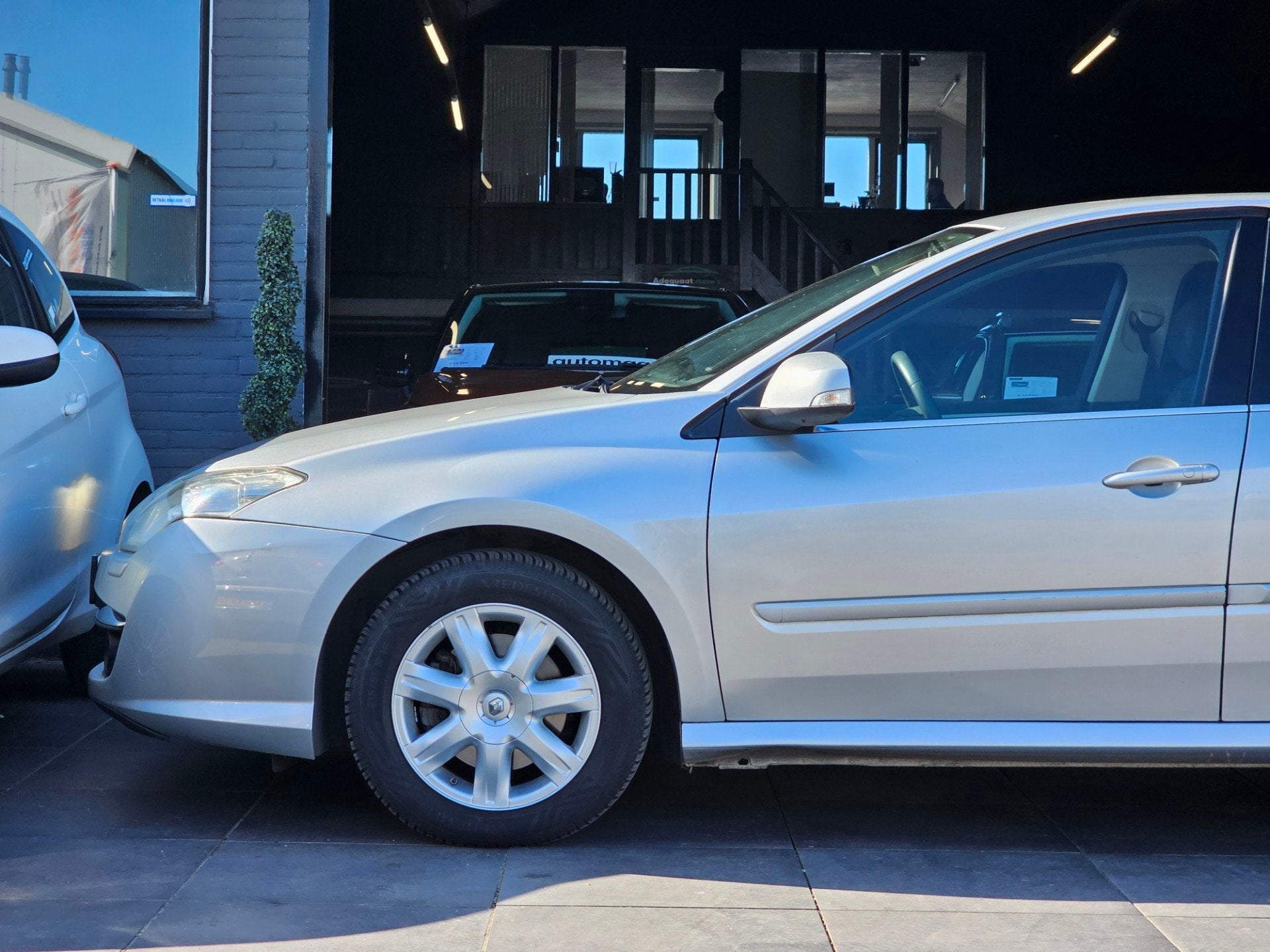 Renault Laguna 2.0 16V T Dynamique|AUT|1e eig|NAP|Cruise|APK, Auto's, Gebruikt, 4 cilinders, Met garantie (alle), Leder en Stof