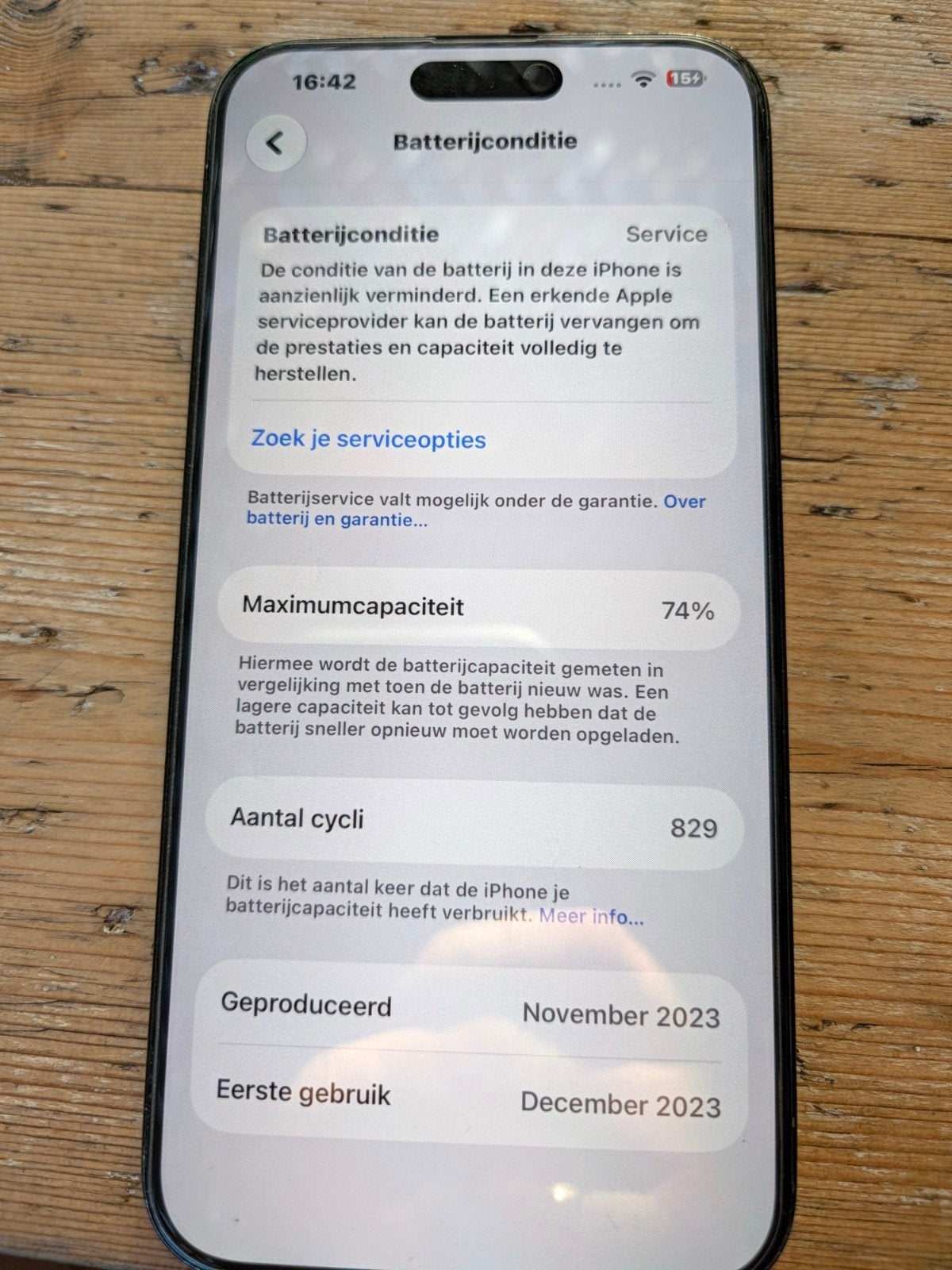 Foto 8 van iPhone 15 Pro Max - Achterkant beschadigd