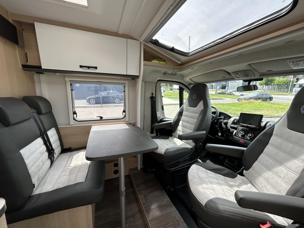 Sunlight V66 Adventure Edition, Caravans en Kamperen, Campers, Sunlight, Tot en met 2, 6 tot 7 meter, Bedrijf
