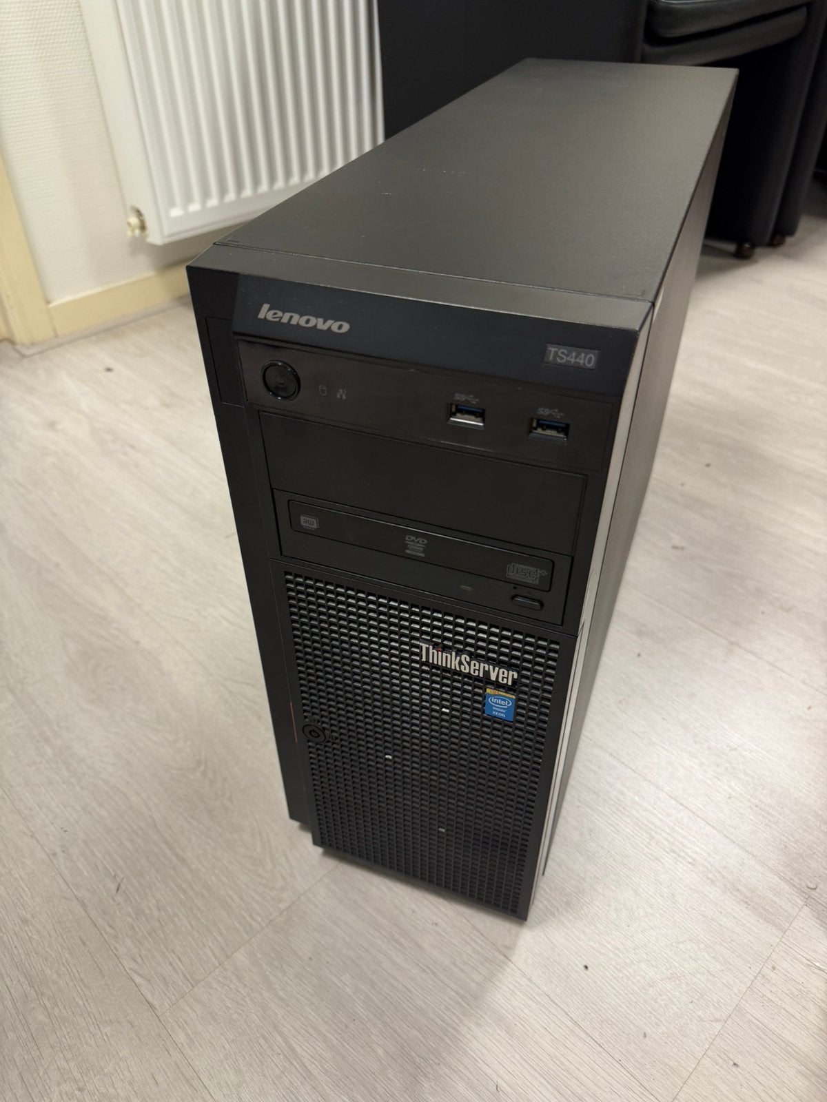 Lenovo ThinkServer TS440 - Xeon E3-1245v3 - 16GB RAM - 2x1TB, Gebruikt, HDD, Ophalen of Verzenden, 3 tot 4 Ghz
