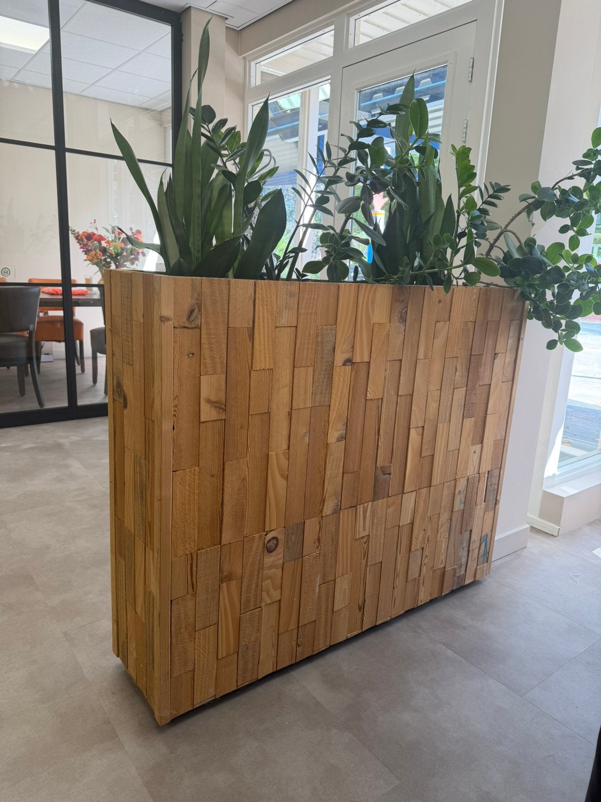 2 grote houten plantenbakken / roomdividers voor binnen, Ophalen, Zo goed als nieuw, Binnen, Rechthoekig