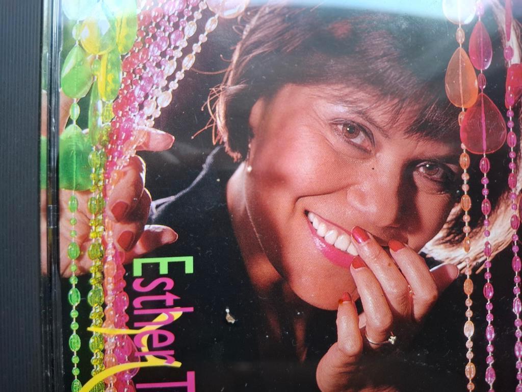 ESTHER TIMS, Ophalen of Verzenden, Zo goed als nieuw, Overige genres