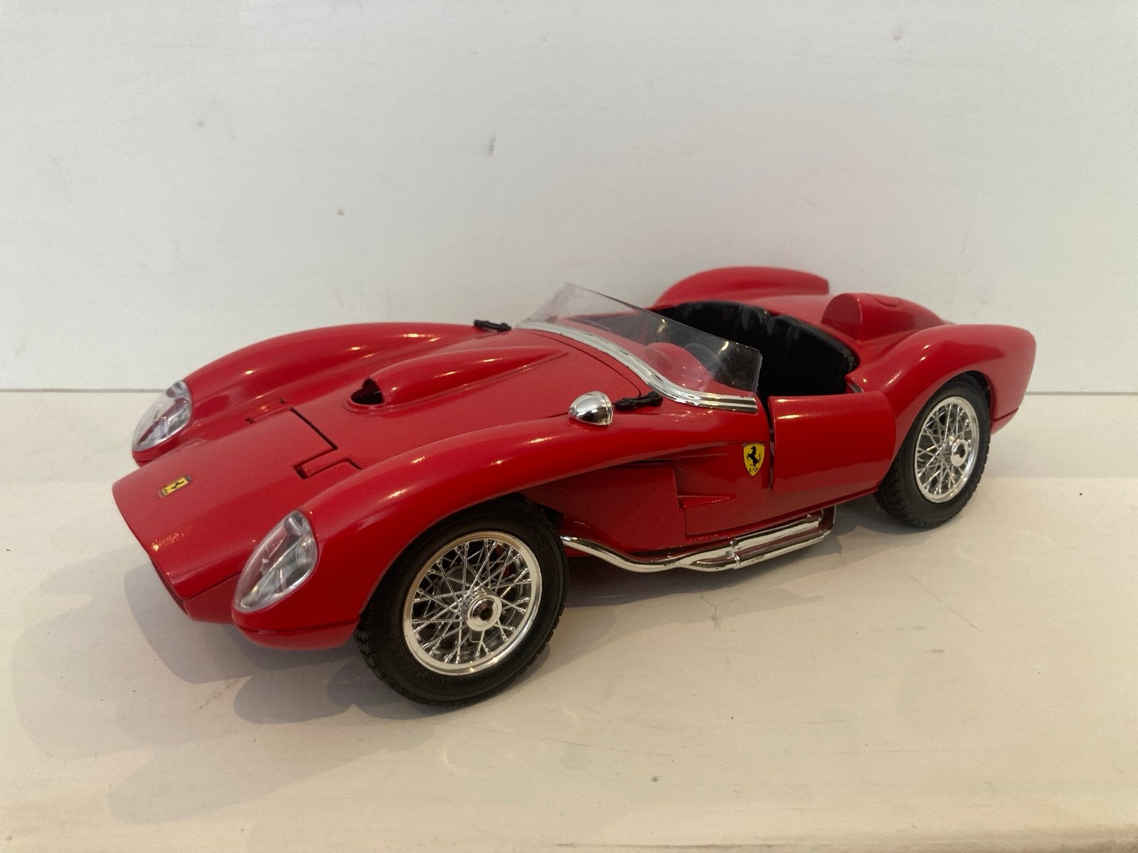 Bburago Ferrari 250 Testa Rossa 1957 - Schaal 1:18, Ophalen, Zo goed als nieuw