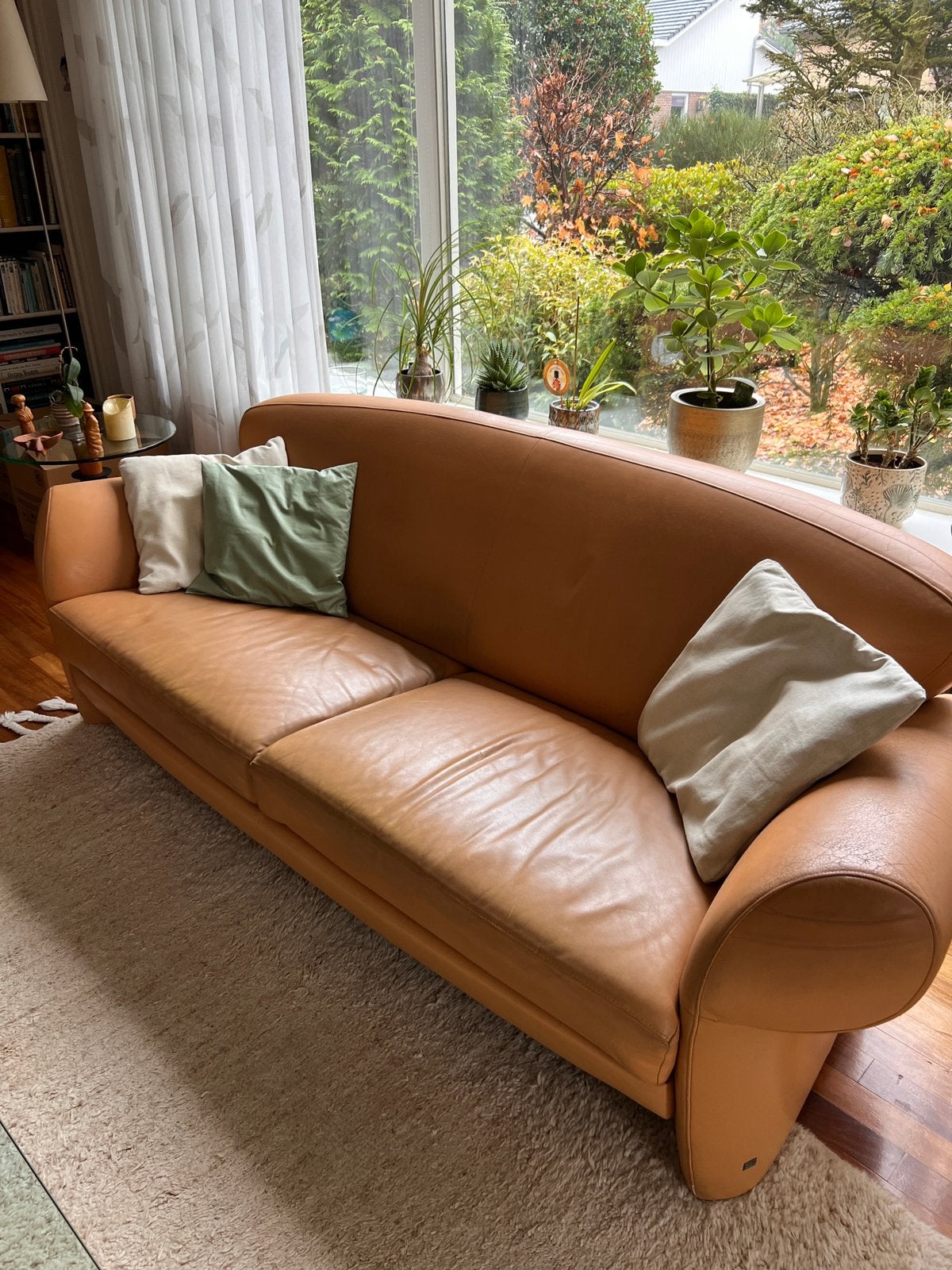 Rolf Benz design bank 3-zits in okergeel leer., Ophalen, Modern design, Gebruikt, Driepersoons