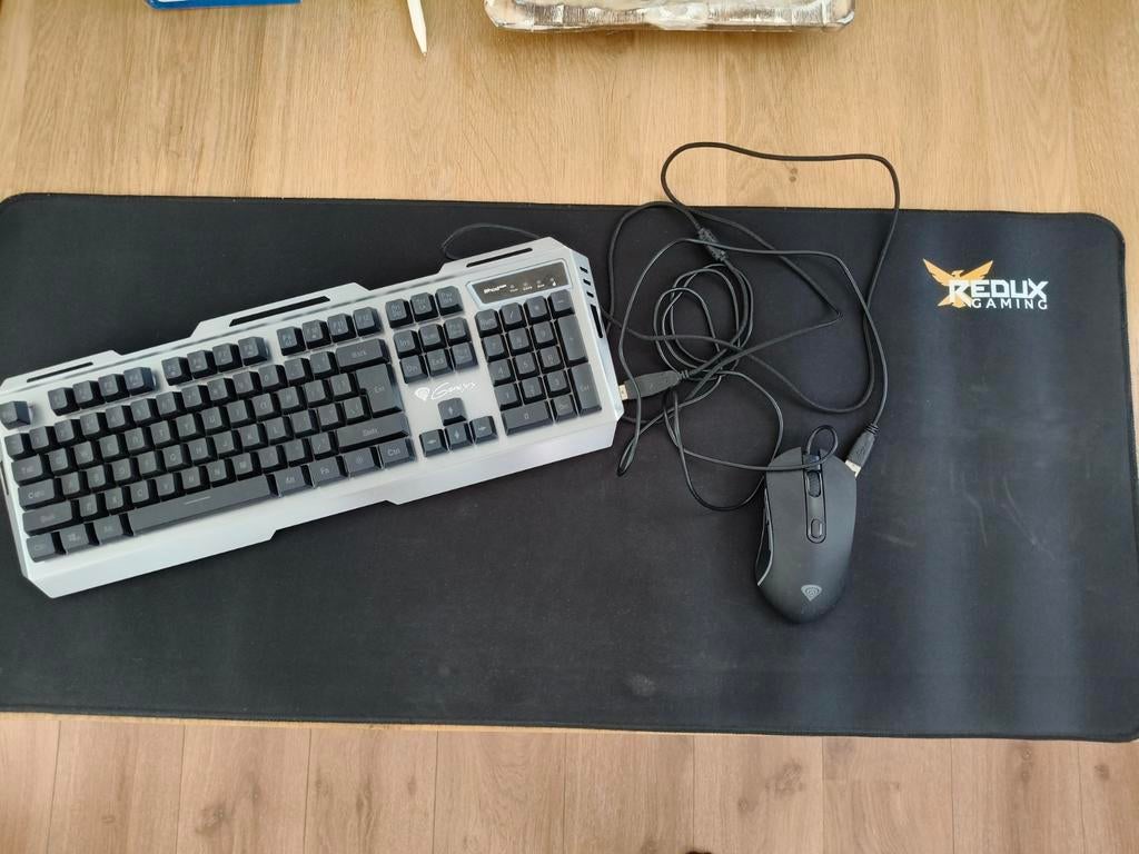 Game mat, muis en toetsenbord, Gebruikt, Toetsenbord en muis-set, Ophalen of Verzenden, Overige indelingen