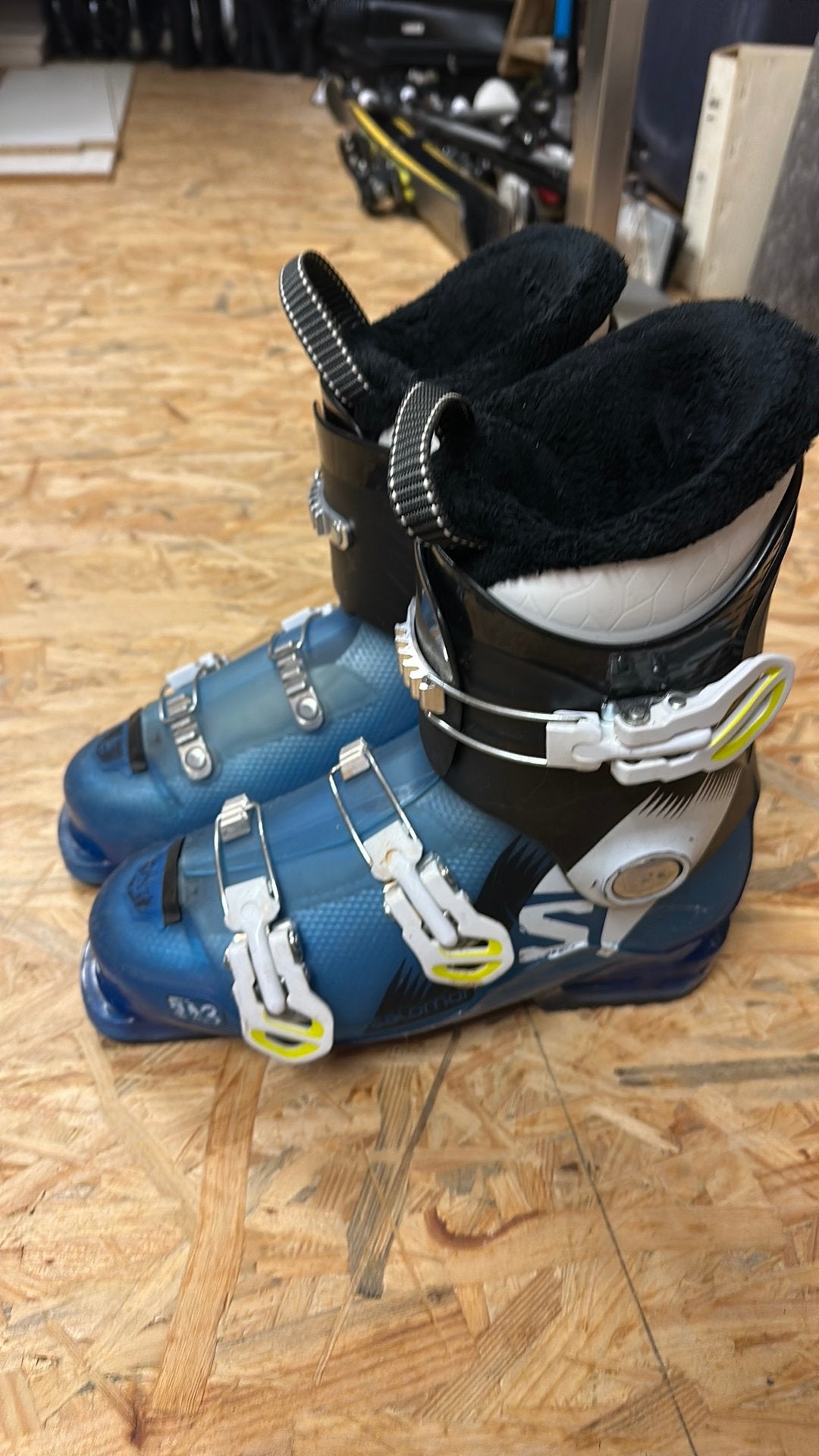 Salomon skischoen maat 25, Sport en Fitness, 160 tot 180 cm, Gebruikt, Schoenen, Skiën