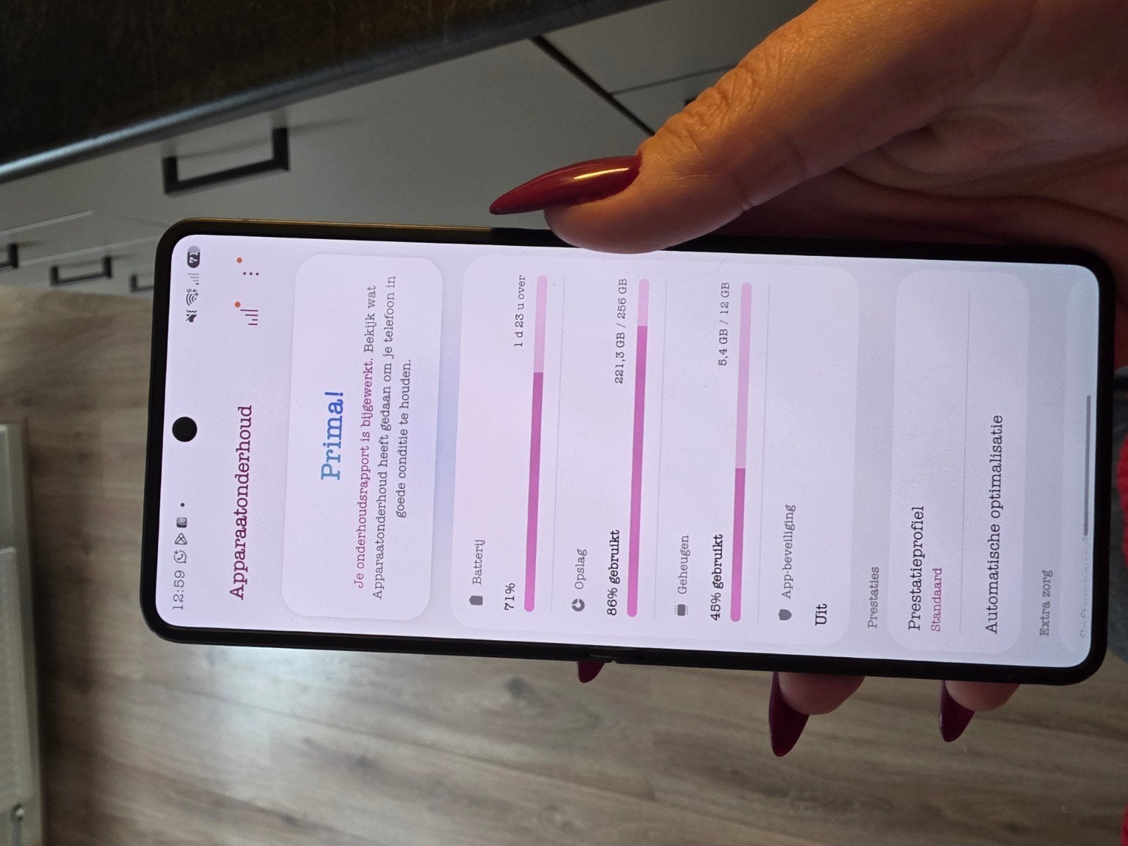 Foto 9 van Samsung Galaxy Z Flip 7 256GB Zwart - Zo goed als nieuw