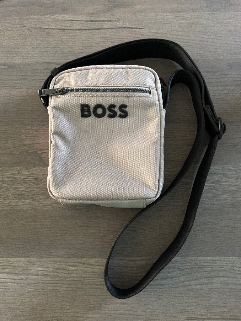 Hugo Boss reporter bag, Sieraden, Tassen en Uiterlijk, Ophalen of Verzenden, Zo goed als nieuw, Goud, Overige merken
