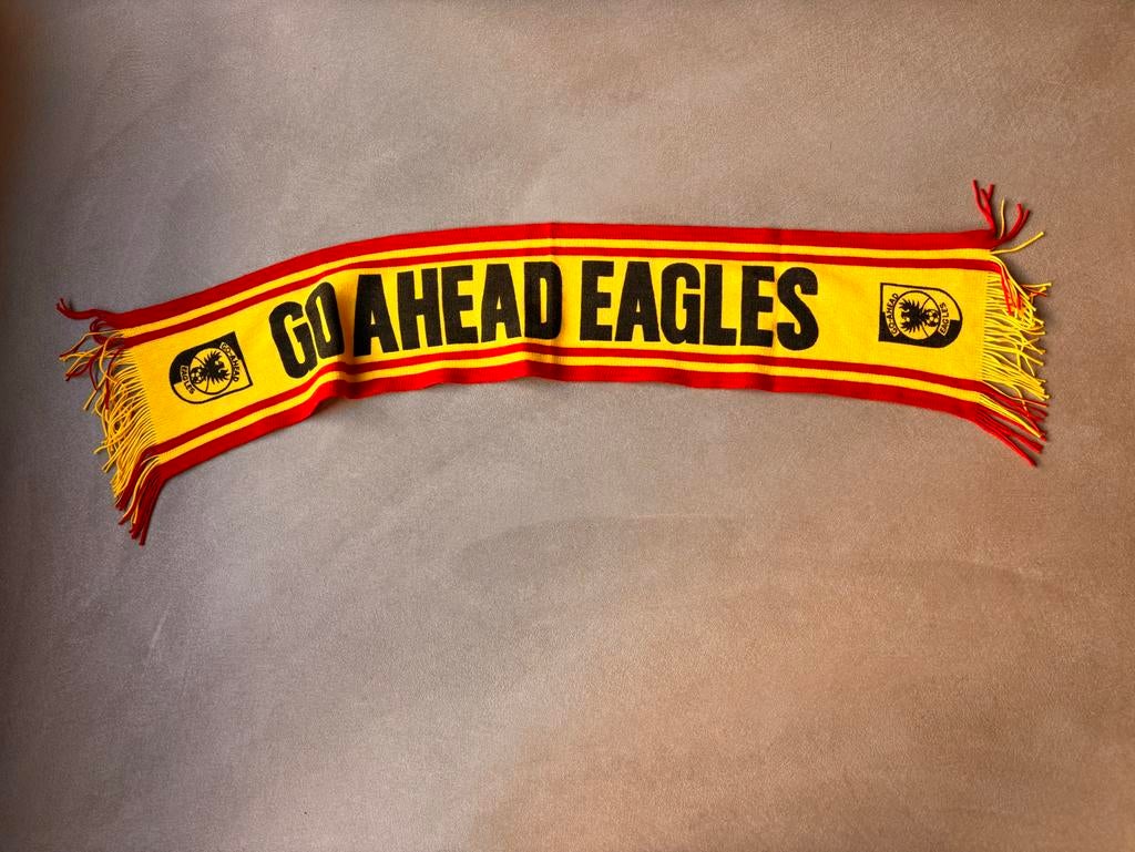 Vintage Go Ahead Eagles sjaal, Ophalen of Verzenden, Gebruikt, Overige binnenlandse clubs, Vaantje of Sjaal