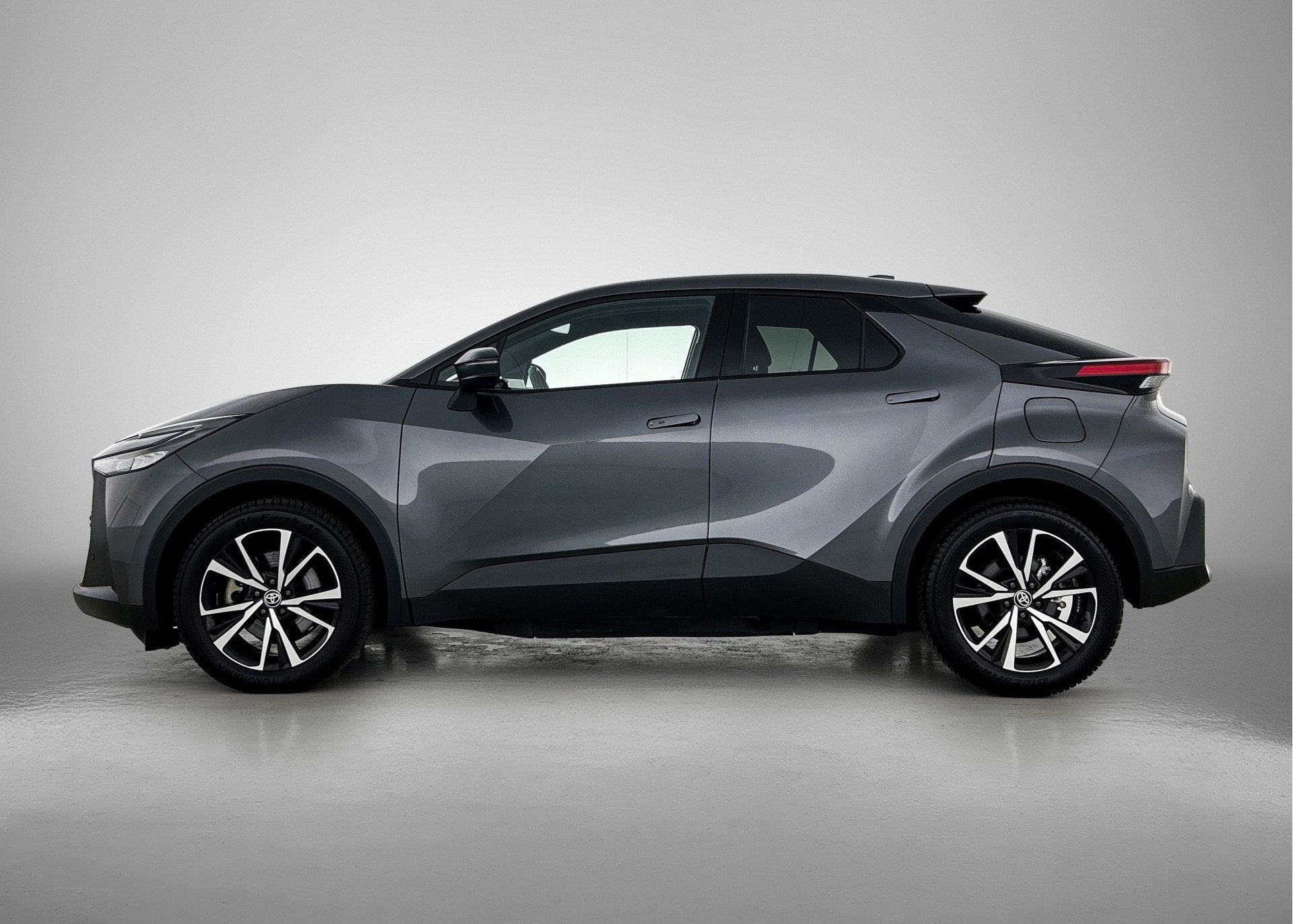 Toyota C-HR 2.0 Plug-in Hybrid 220 Dynamic | BTW voertuig |, Auto's, Stof, 4 cilinders, Bedrijf, Hybride Elektrisch/Benzine