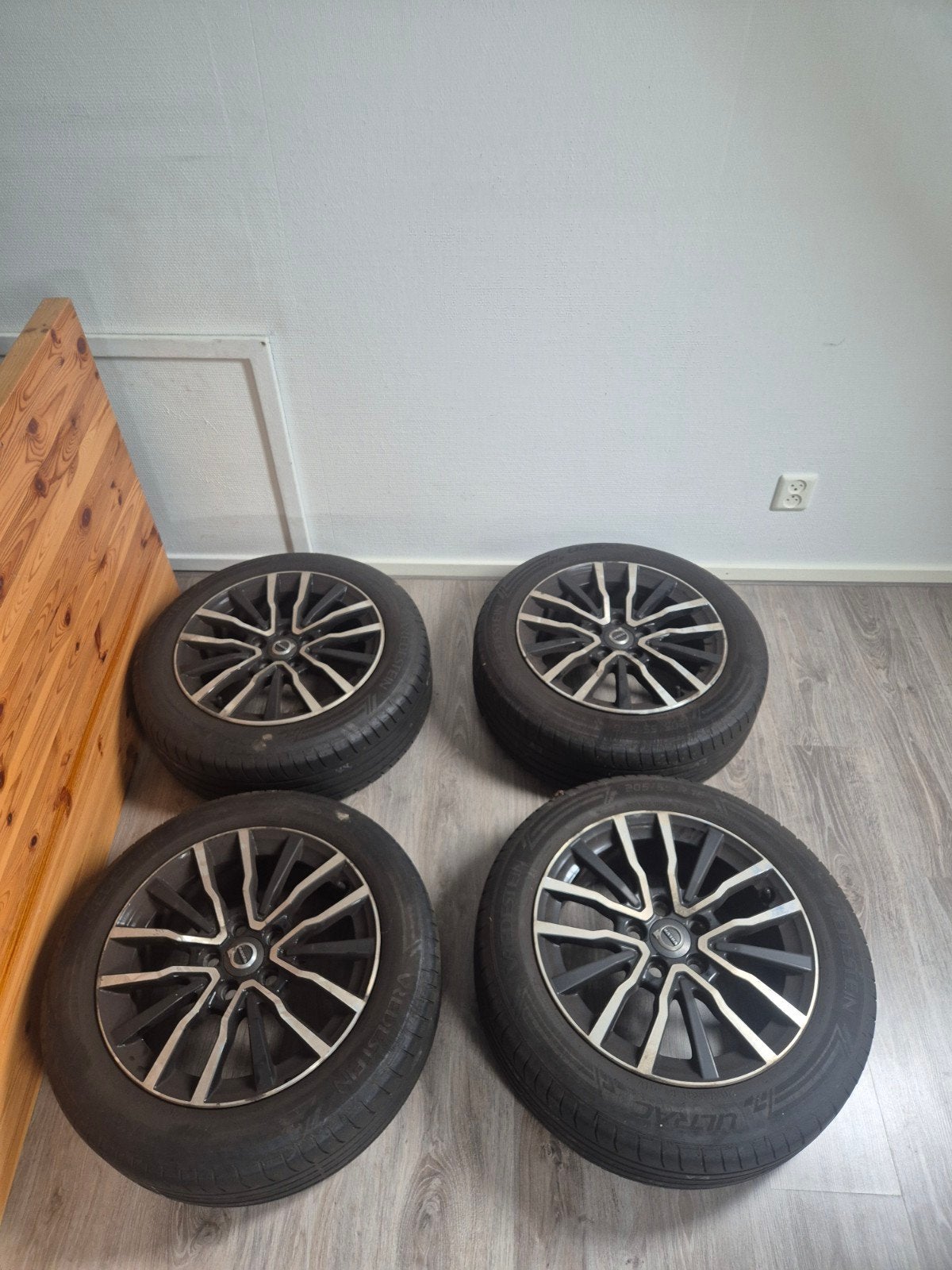 Volvo 16 inch velgen met Vredestein All Season banden, Ophalen, Gebruikt, 16 inch, Banden en Velgen