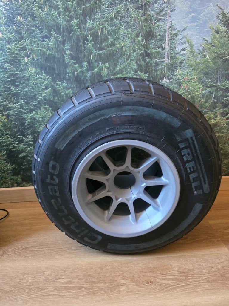 ORIGINELE FORMULE 1 Pirelli F1 SLICK WET MET FIA BARCODE, Ophalen, Nieuw, Formule 1