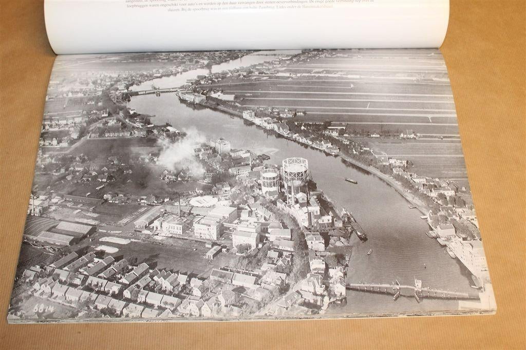 Oud Zaandam vanuit de Lucht — KLM Aerocarto [Fotoboek], Verzenden, Gelezen