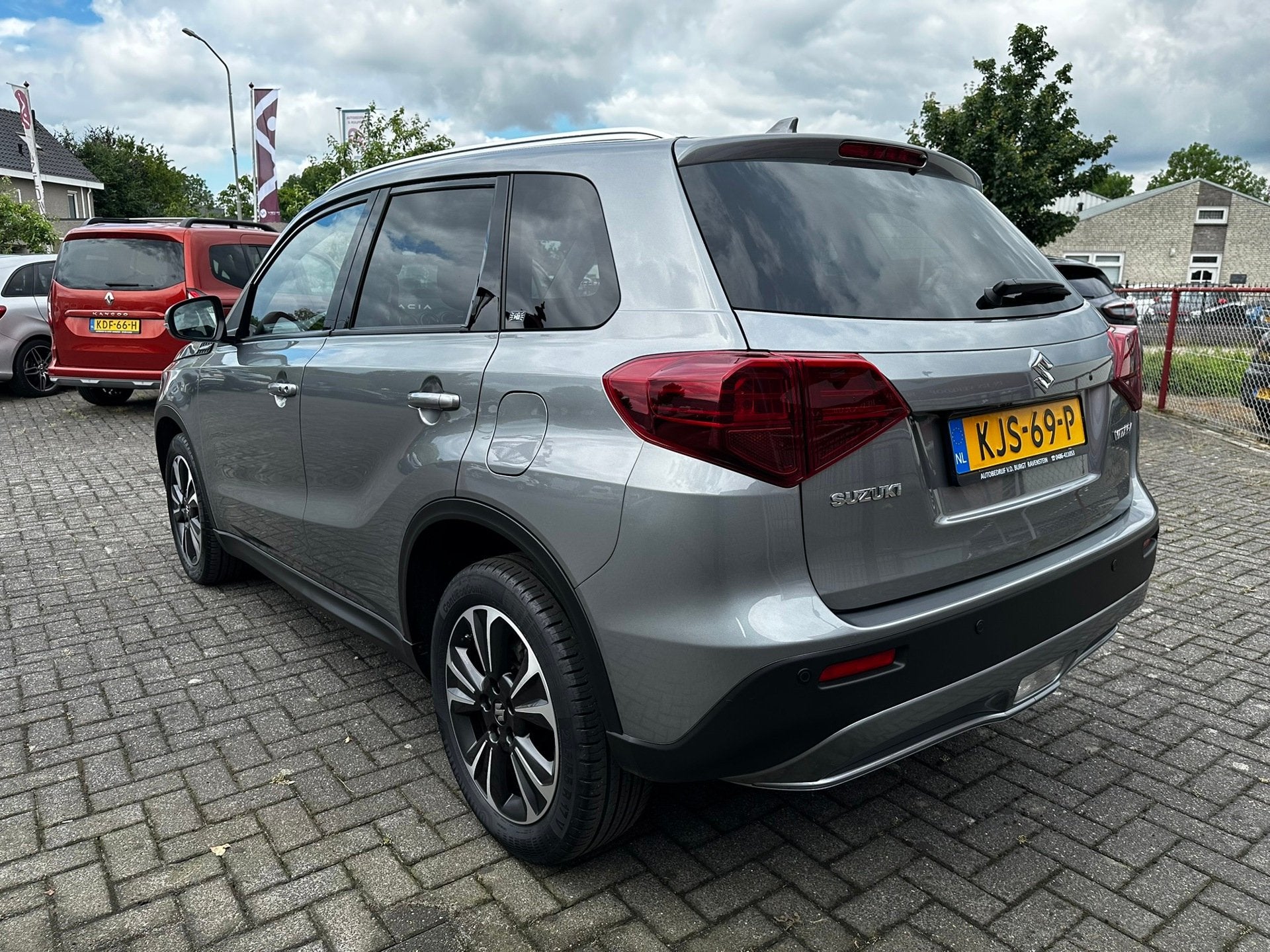 Suzuki Vitara 1.4 Boosterjet Stijl Automaat | Panorama | Cam, Auto's, Suzuki, Gebruikt, 4 cilinders, Met garantie (alle), 400 kg
