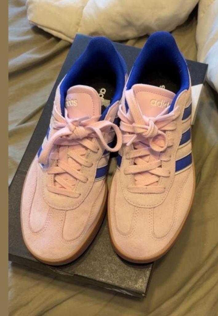 Zo goed als nieuw adidas schoenen, Ophalen, Zo goed als nieuw, Zwart, Sneakers of Gympen