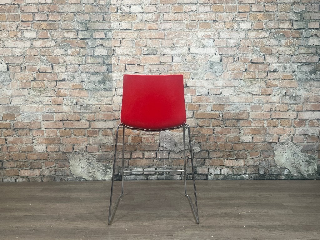 Arper Catifa 46 Bar Stool Sled wit rood bij TheReSales, Ophalen, Zo goed als nieuw, Metaal, 90 cm of meer