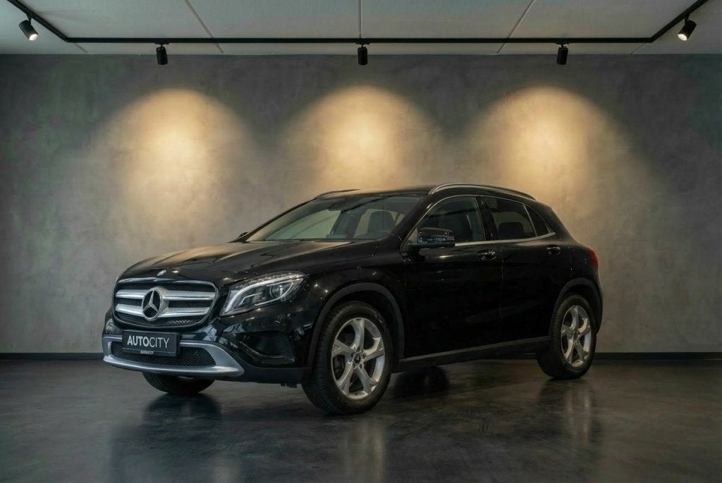Mercedes-Benz GLA 200 Premium 157PK Automaat | Panoramadak, Auto's, Automaat, Gebruikt, Euro 6, 4 cilinders