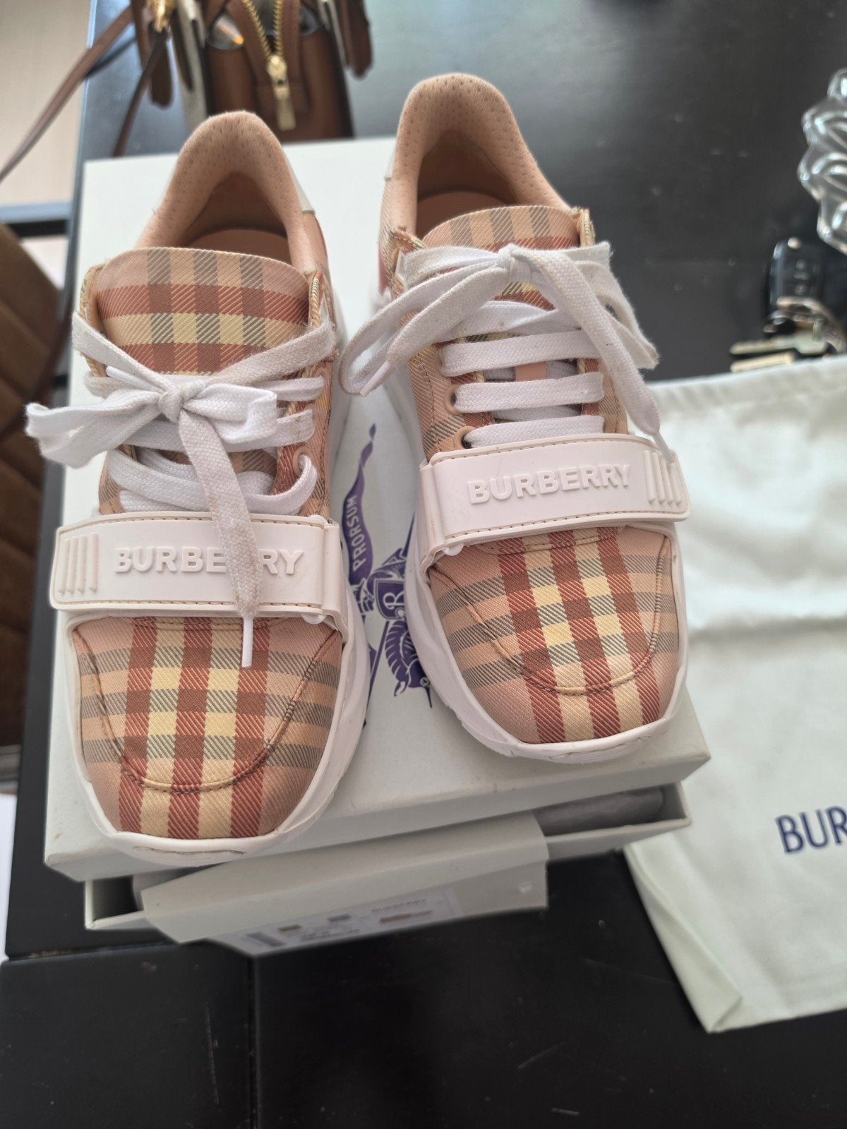 sneakers Burberry, Ophalen of Verzenden, Zo goed als nieuw, Sneakers of Gympen