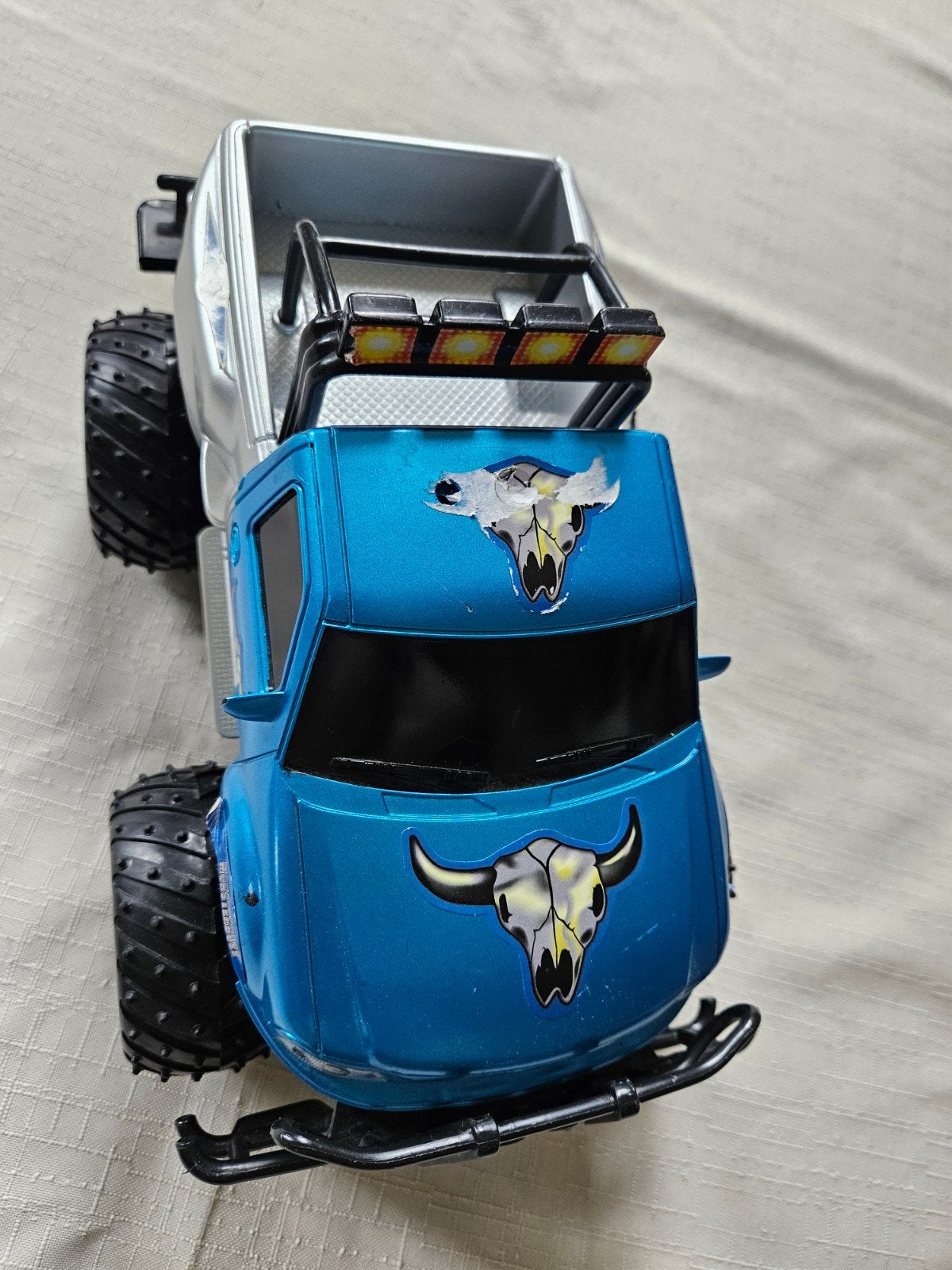 Berstturbare Monster Truck Speelgoedauto met Stierenkop Desi, Ophalen of Verzenden, Gebruikt