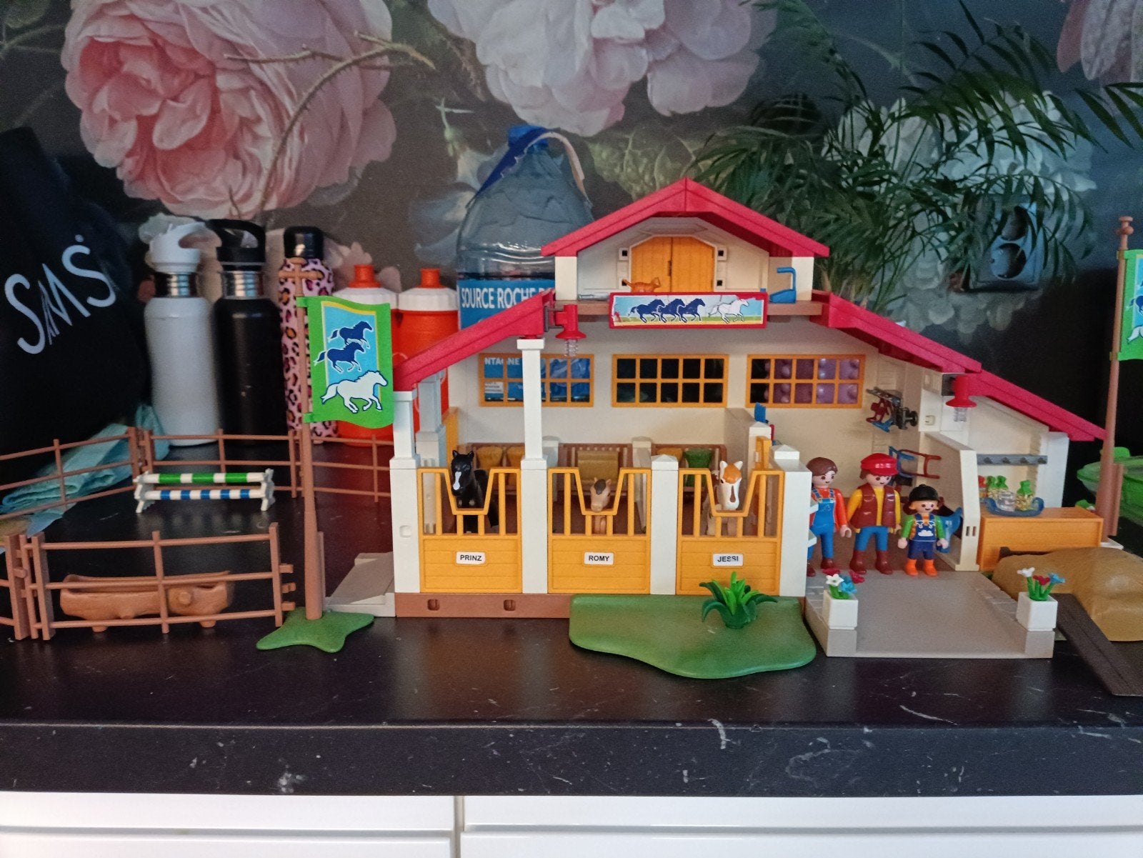 Playmobil Paardenmanege 4190 met 3 paarden en accessoires, Gebouw, Complete set, Ophalen of Verzenden, Zo goed als nieuw
