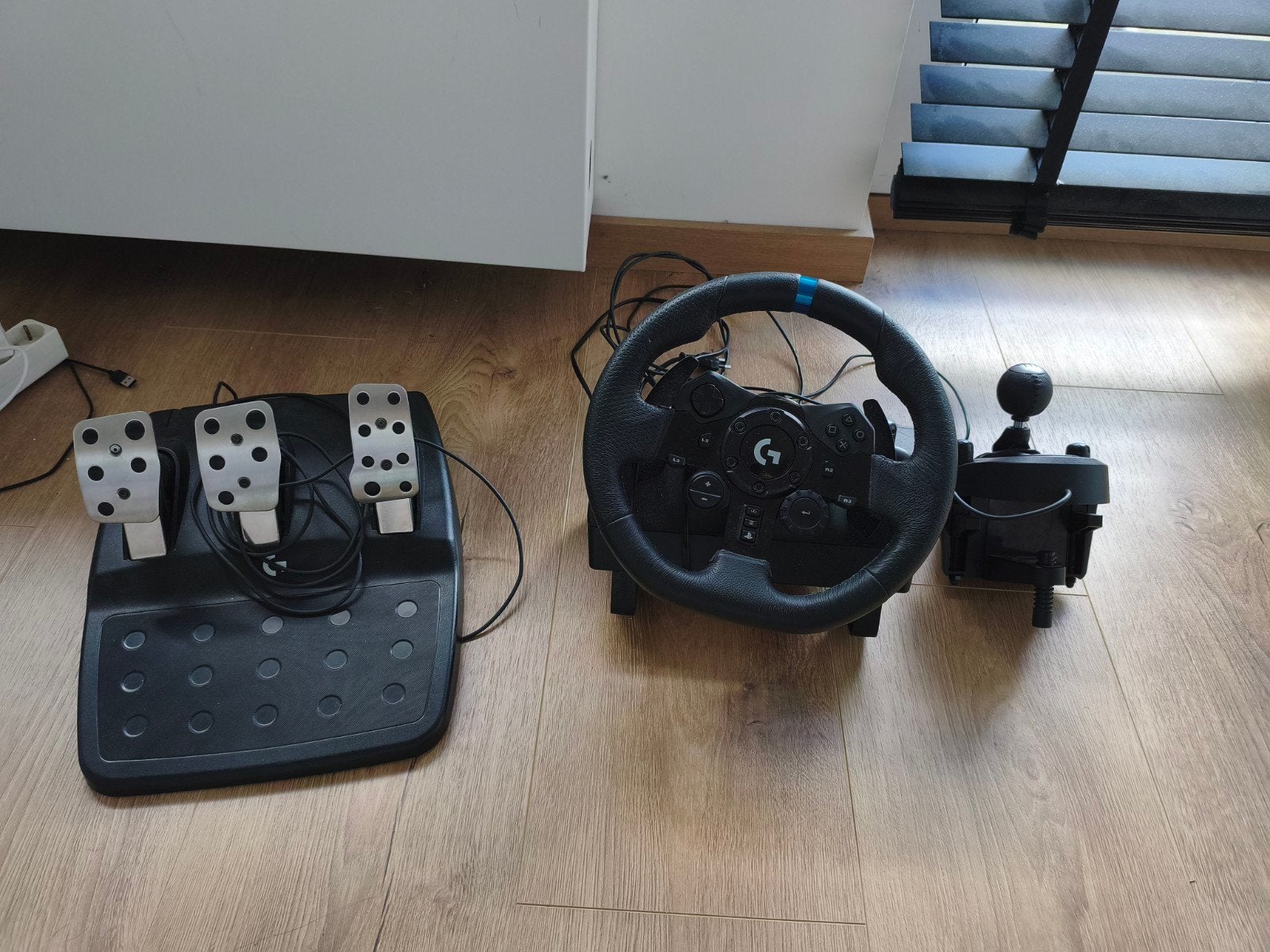 Logitech G929 TRUEFORCE Stuurwiel, Pedalen & Shifter, Ophalen, Racestuur, Force feedback, Zo goed als nieuw