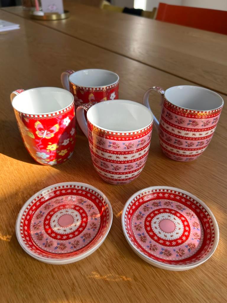 Pip kopjes en thee uitlekbakjes, Huis en Inrichting, Ophalen of Verzenden, Zo goed als nieuw, Overige stijlen, Kop(pen) en/of Schotel(s)