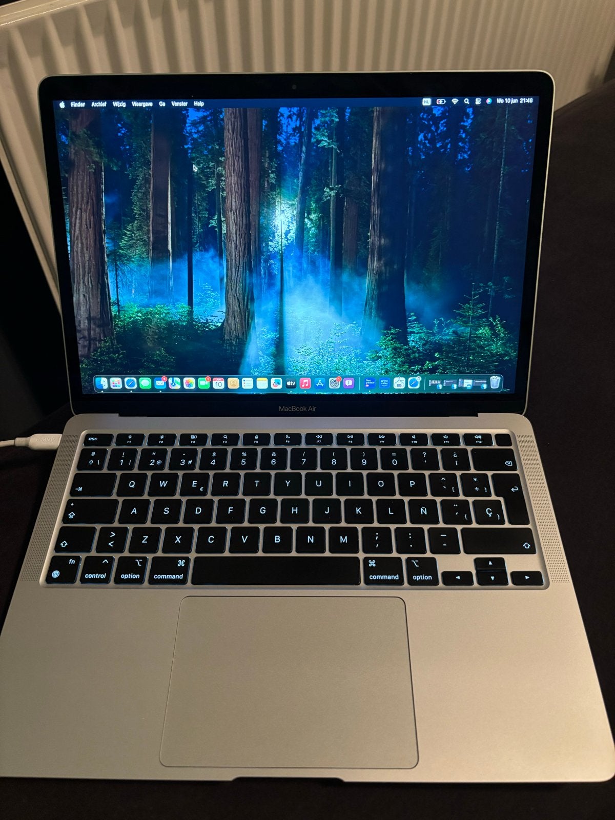 Apple MacBook Air M1 met oplader, 256 GB, 2 tot 3 Ghz, Qwerty, 8 GB