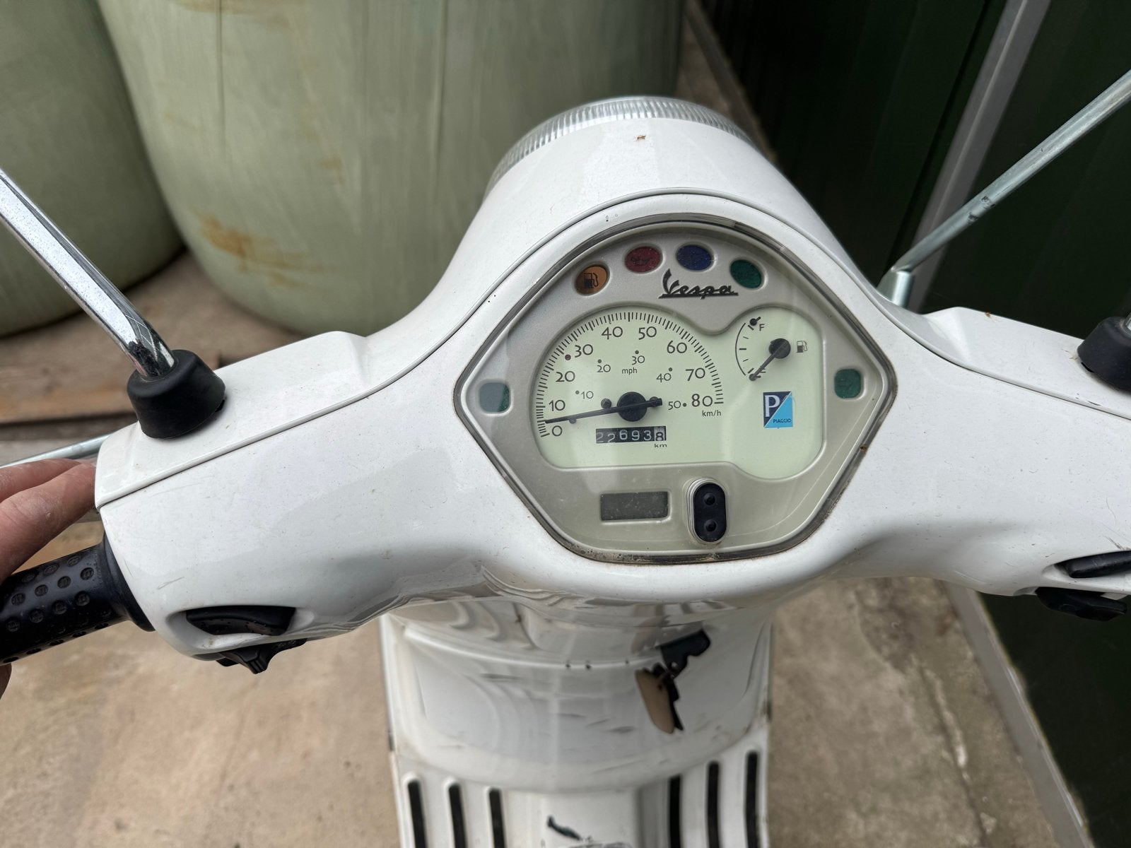 Witte Vespa Piaggio C38 Scooter uit 2009 - Opknapper, Fietsen en Brommers, Scooters | Vespa, Ophalen, Gebruikt, Benzine, Overige modellen