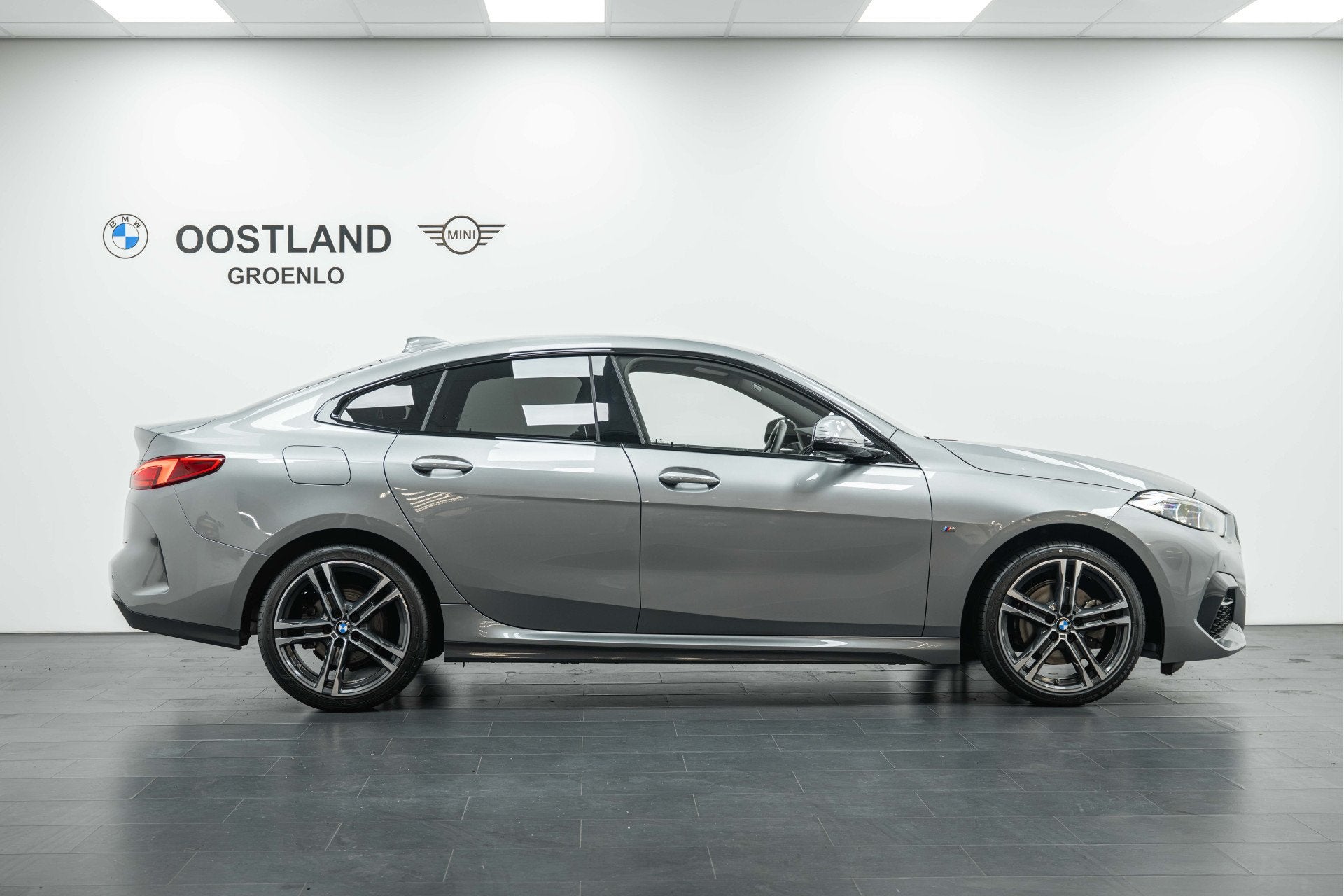 BMW 2 Serie Gran Coupé 218i M Sport Automaat / Sportstoelen, Auto's, Dealer onderhouden, 136 pk, Gebruikt, 1350 kg