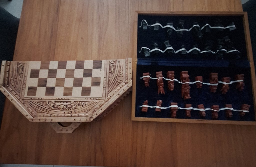 Schaakspel handgemaakt + 2 x kist, Ophalen