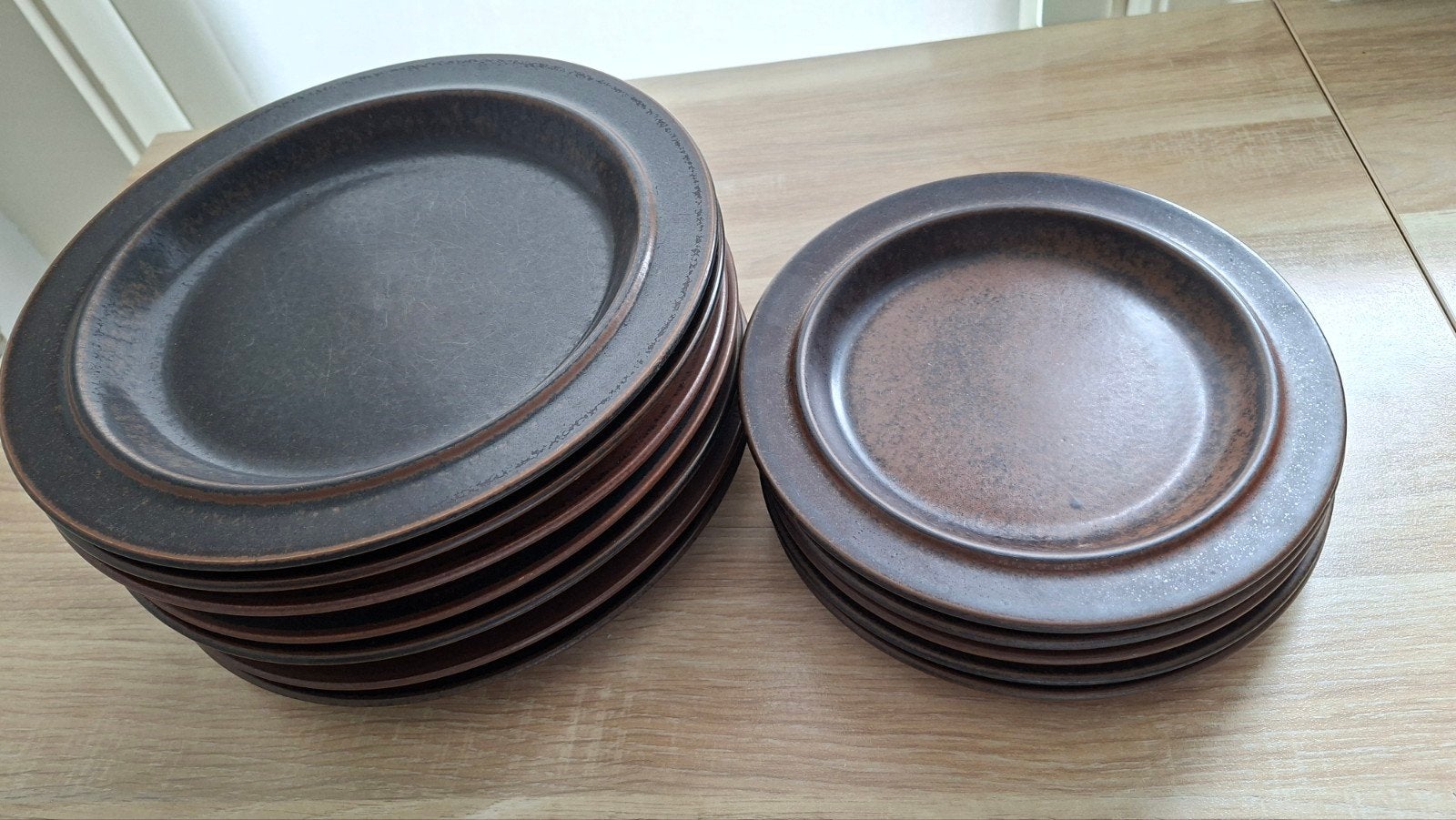 Arabia Ruska Vintage aardewerk borden set, Vintage, Ophalen of Verzenden, Bord(en), Aardewerk